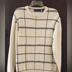 Oscar de La Renta Mens Sweater. White with Dark Charcoal Striping. No Stains